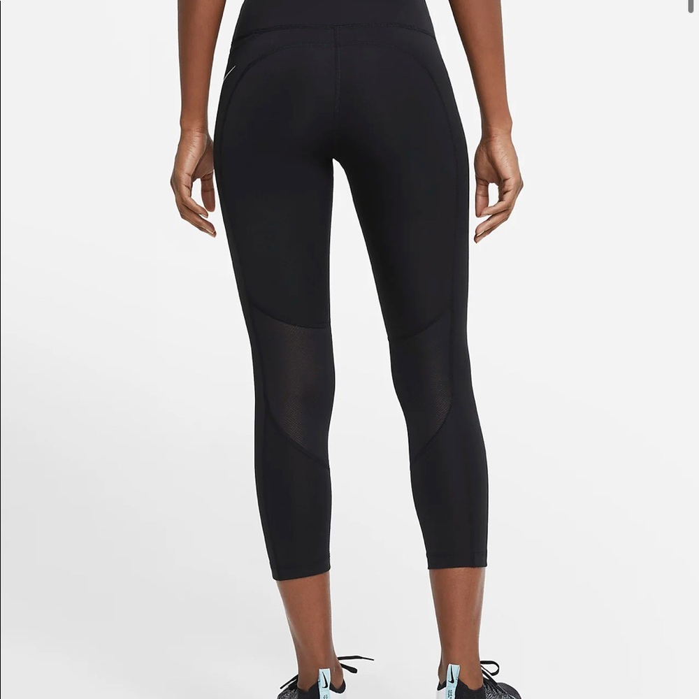 Nike Epic Run Dri Fit Crop leggings - Size Small Black